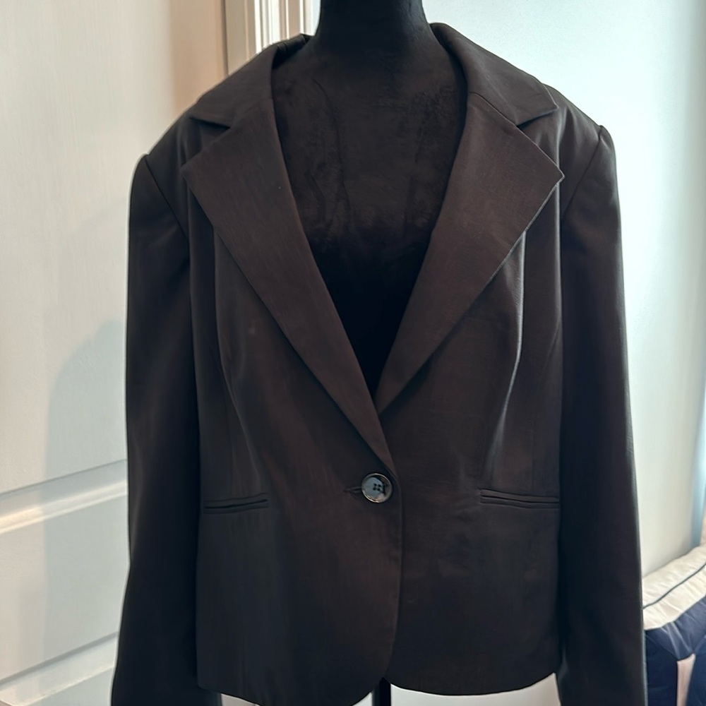 Like new women’s two-piece women’s suit